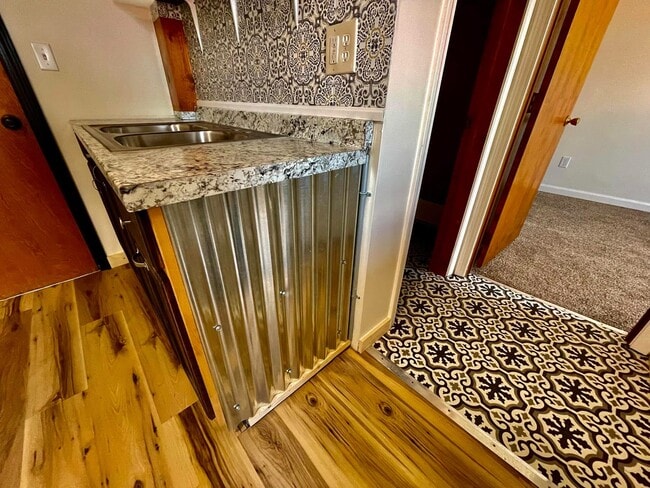 Photo - 702 S Washington Ave Unit 3