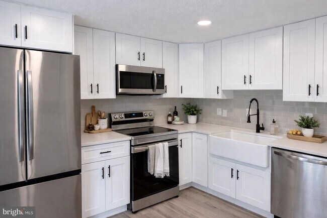 Photo - 4681 Whitely Ct