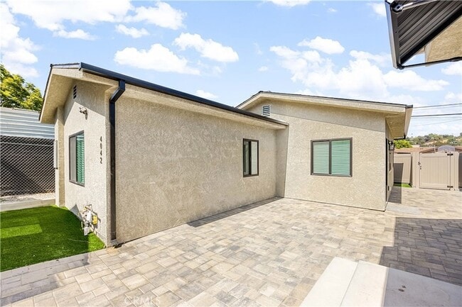 Photo - 4042 Somers Ave