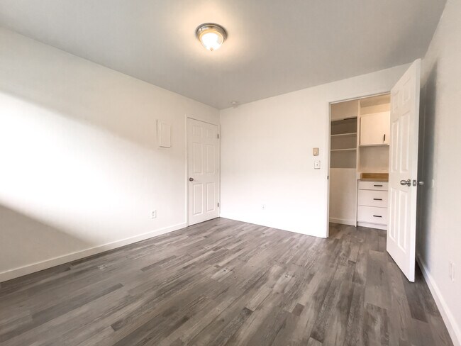 1492 Main St