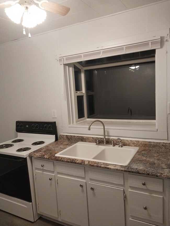 Photo - 51 E Summit St