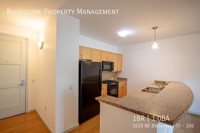 Photo - 1620 NE Broadway