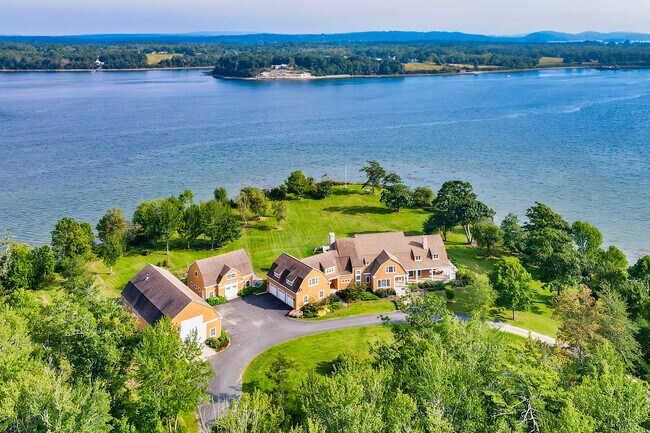 Photo - 35 Old Flds Wy