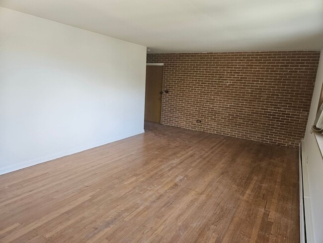 Photo - Charming Two Bedroom / 1.5 Bath Unit 2727-2N