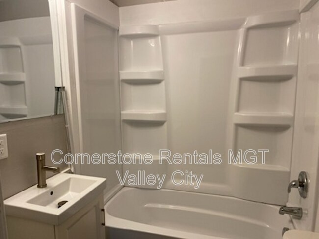 Photo - 208 5th Ave SW Unit 1