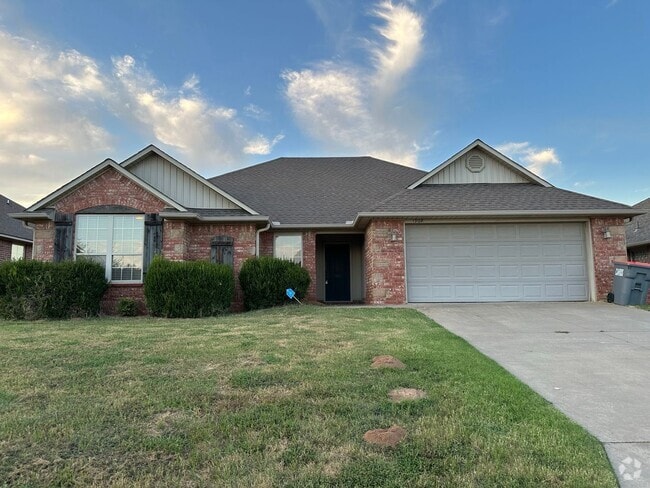 Building Photo - Spacious Elegance: Your Dream 3 Bed, 2 Bat... Rental