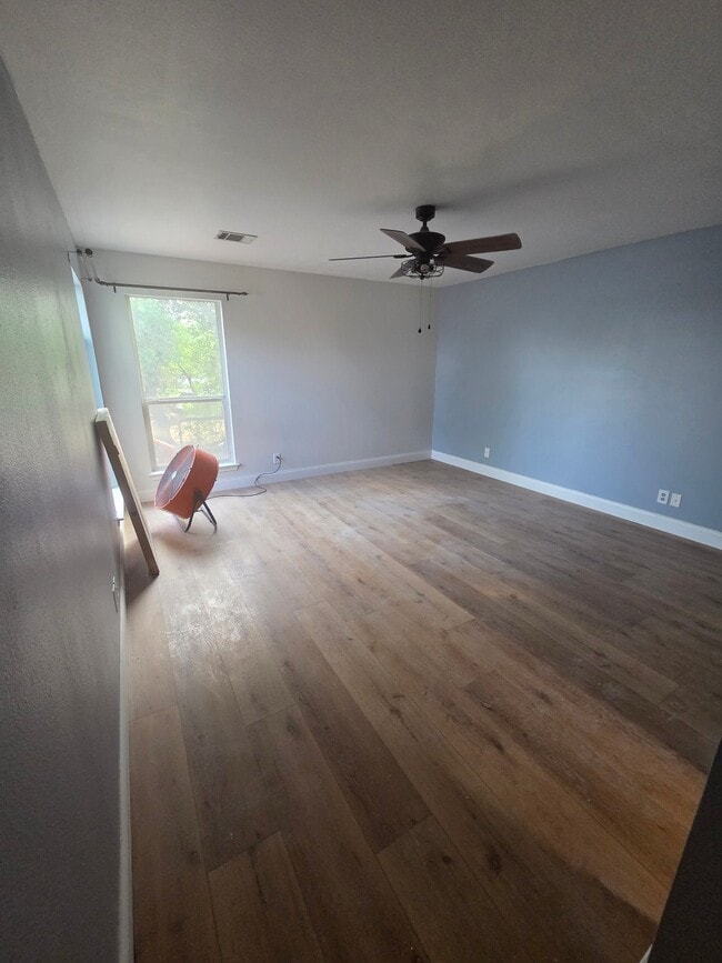 Photo - 8826 Fernbrook