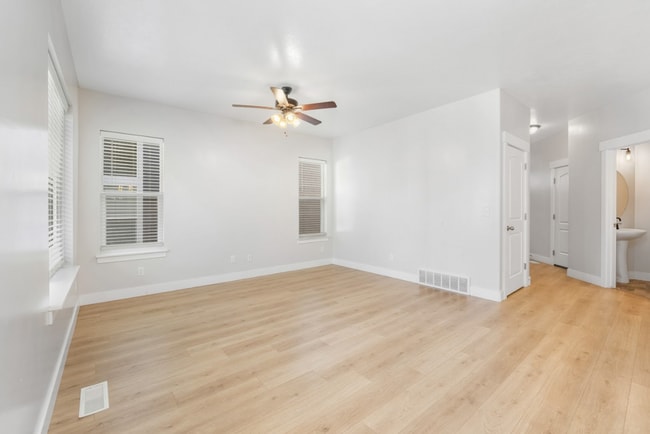 Photo - Modern 4-Bedroom Townhome in Saratoga Springs, UT