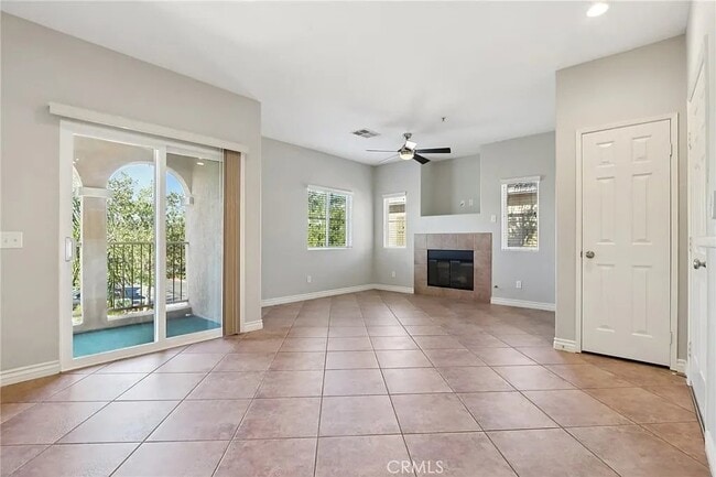 Photo - 26348 Arboretum Way Unidad 504