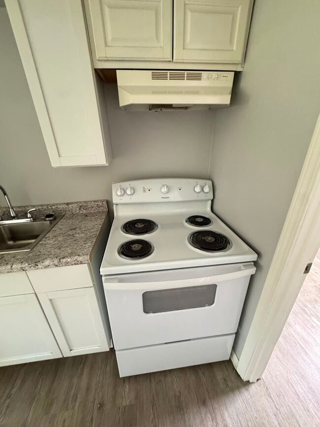 Photo - 1328 Juniper Dr Unit #4 - 1/1b