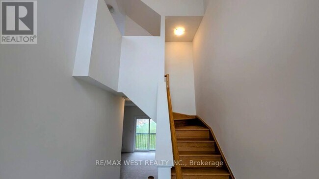 Photo - 106 Wascana Rd