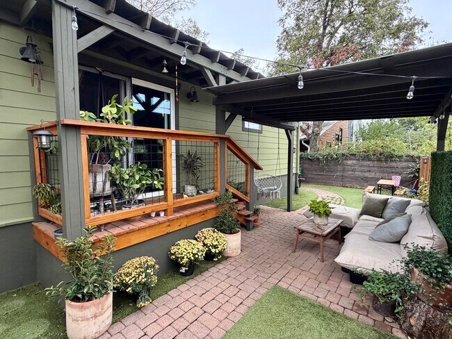 Photo - 2201 E 20th St