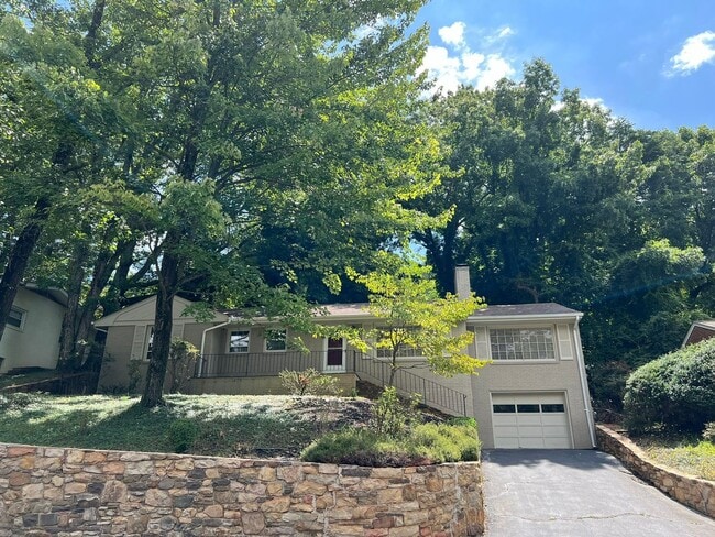 Building Photo - Heart of South Roanoke-3120 Stoneridge Road Rental