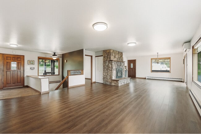 Photo - 124 Woodacres Dr