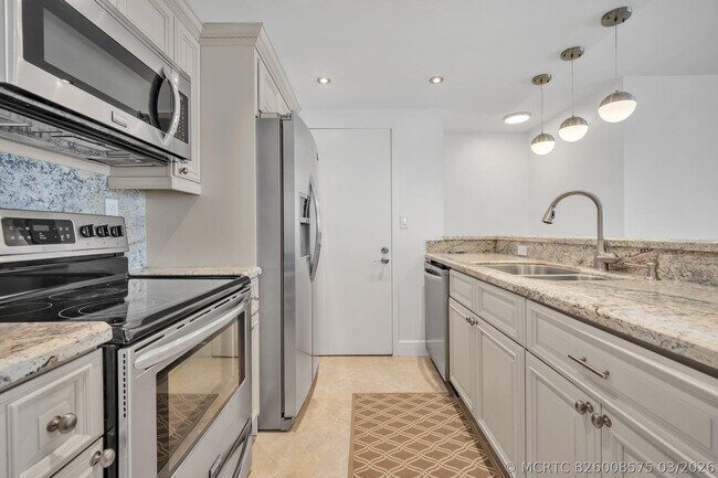 Photo - 720 Bayshore Dr Unit 304