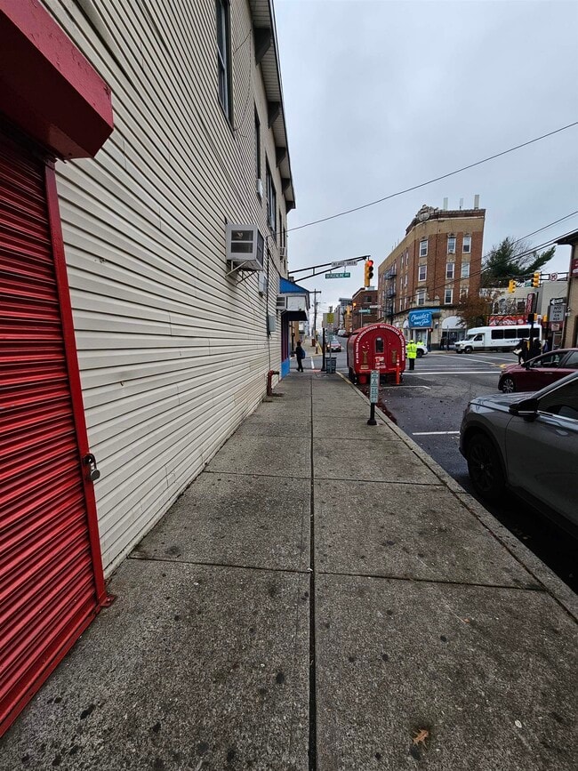 Building Photo - 6714 Bergenline Ave Unit 3