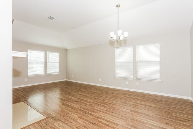 Photo - 327 Tioga Dr