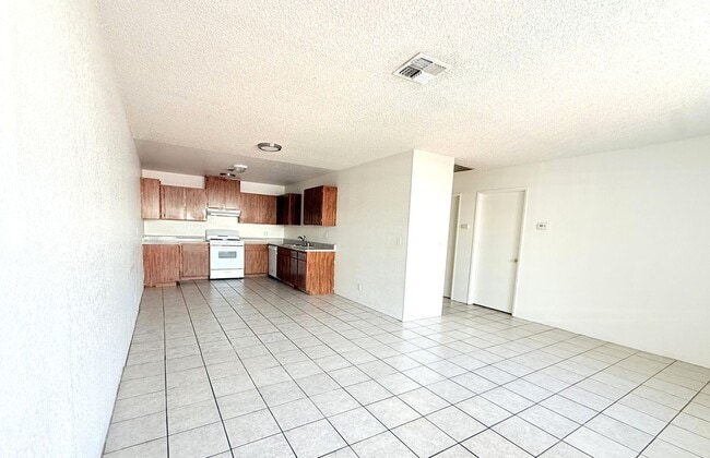 Photo - AVAILBLE NOW!! 2 Bed / 1 Bath Apartment in Cathedral City Unit 08