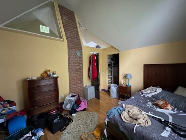 Photo - 780 University Ave Unit Apt 2