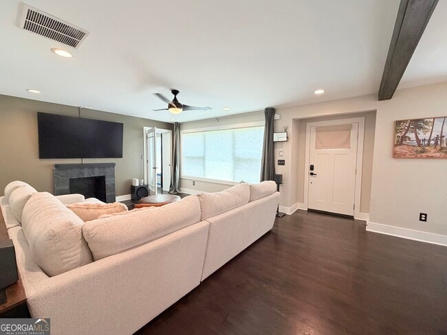 Photo - 1311 Douglas St SW