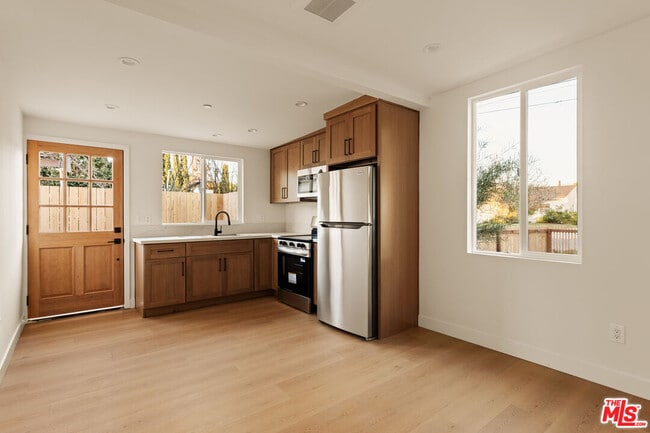 Photo - 6443 Satsuma Ave
