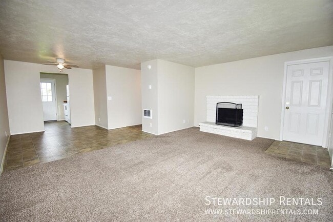 Photo - 336 S 51st Pl