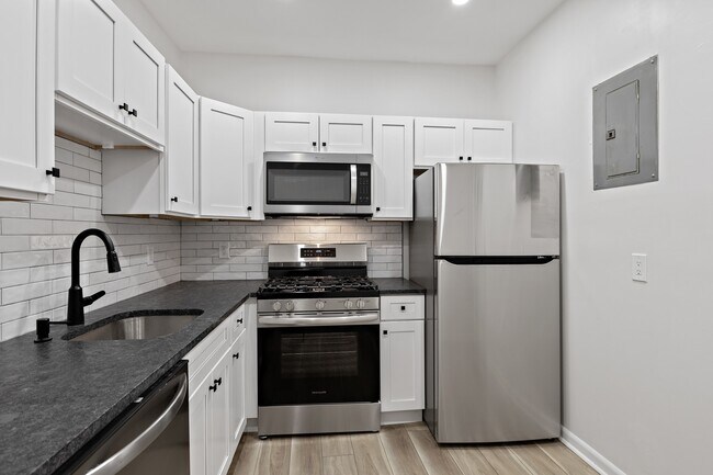 Photo - 100 Chestnut St