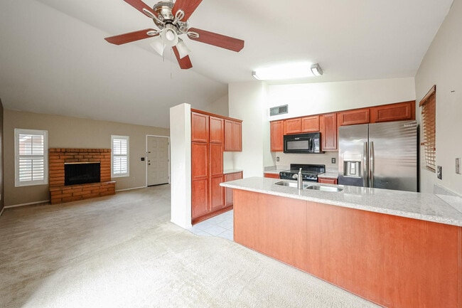 Photo - 102 W Concorda Dr Unidad #103