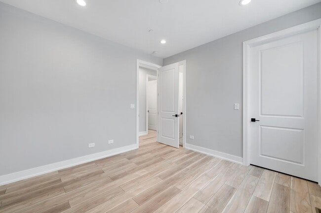 Photo - 4029 South Calumet Avenue