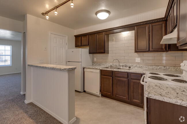 2BR, 1-1/2BA - 1200SF - Chevy Chase Apartments