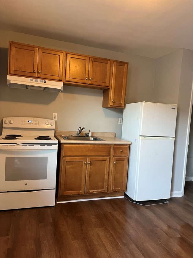 Photo - 2413 S Fraser St Unidad Studio