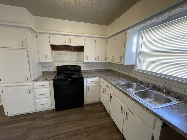 Photo - 606 Bangor Ave