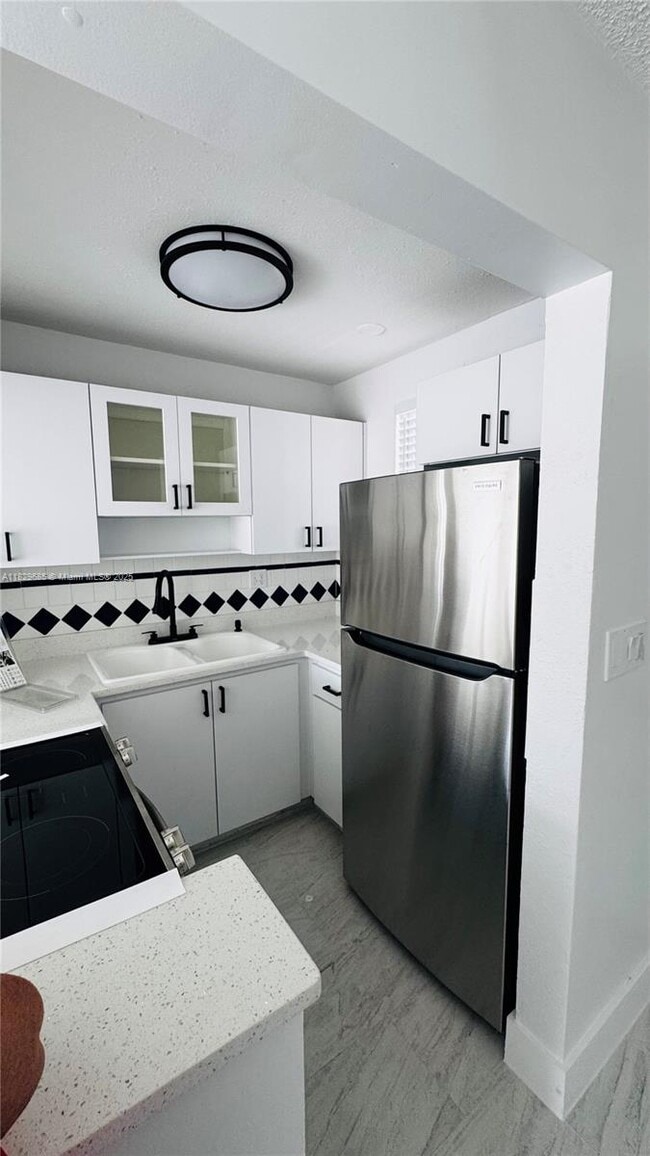 Photo - 2385 NW 11th St Unidad A32 Rental