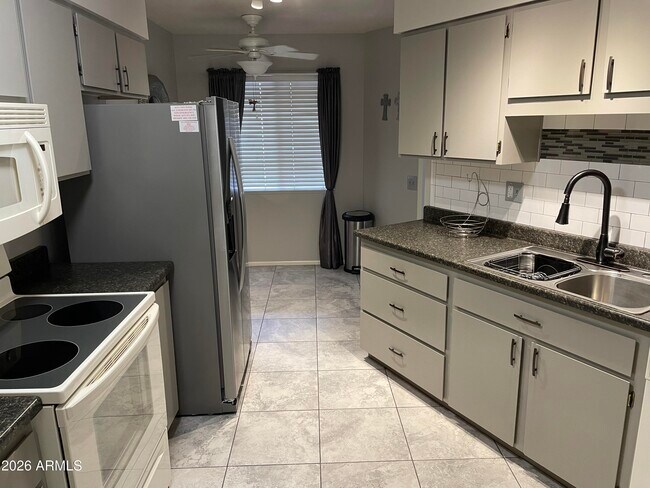 Photo - 10141 W Campana Dr