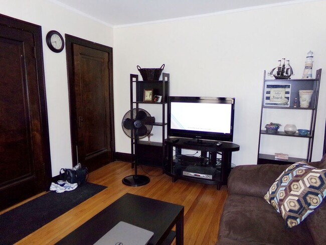 Photo - 1941 Grove Ave Unidad 4B