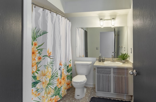 Photo - Farmington View Apartments - Farmington Hills, MI