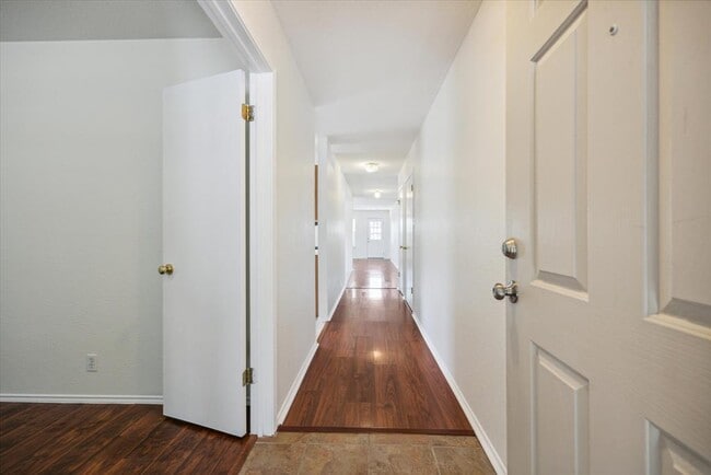 Photo - 108 Loryn Dr