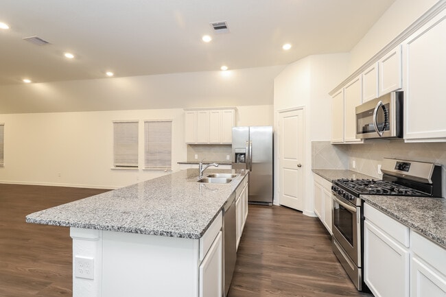 Photo - 5434 Tourmaline Wy