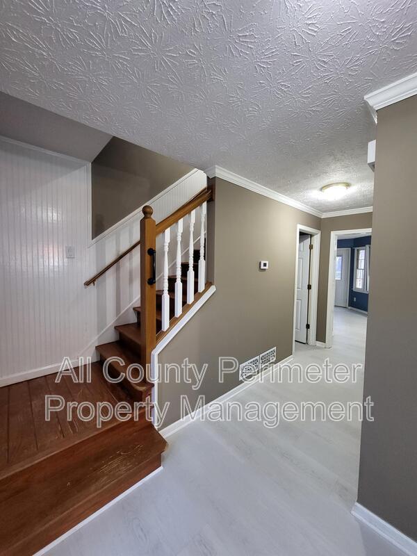 Photo - 2990 Riverbend Dr