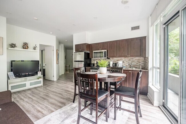 Photo - 250 Fort York Blvd Unit SI ID1381863P