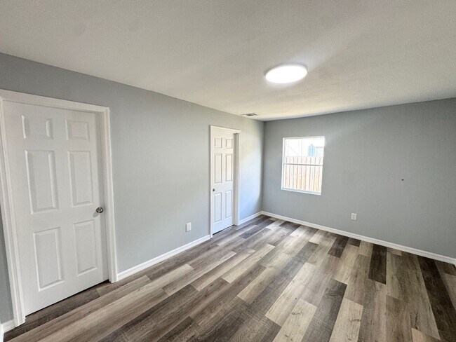 Photo - GORGEOUS REMODELED 3BR/2BA Zephyrhills Home with HUGE SCREENED IN PORCH and Shed