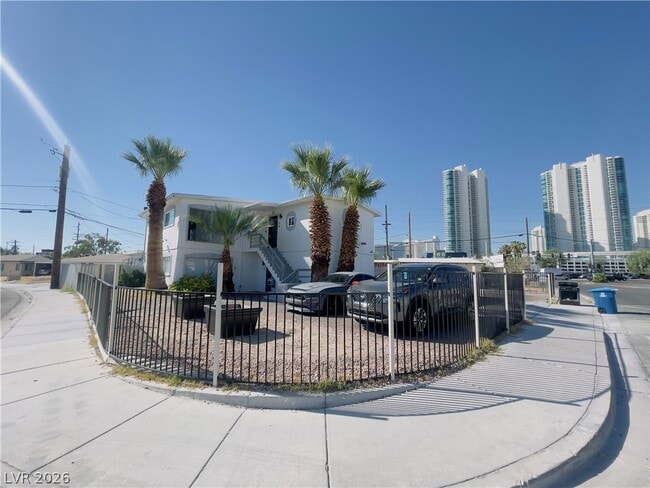 Building Photo - 2317 Santa Rita Dr