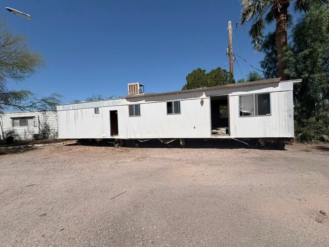 Building Photo - 4541 N Old Romero Rd