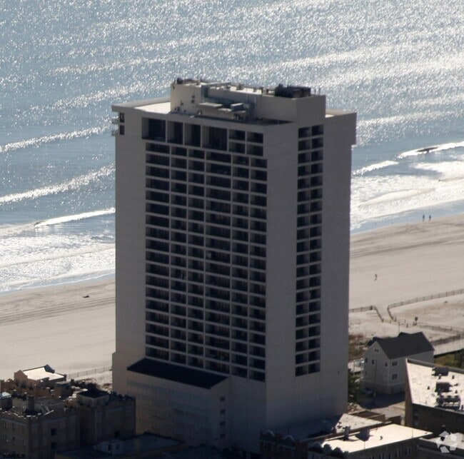 Building Photo - 3851 Boardwalk Unit 1205 Rental
