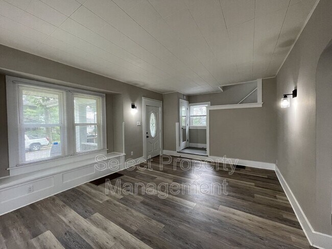 Photo - 1430 Eagle St