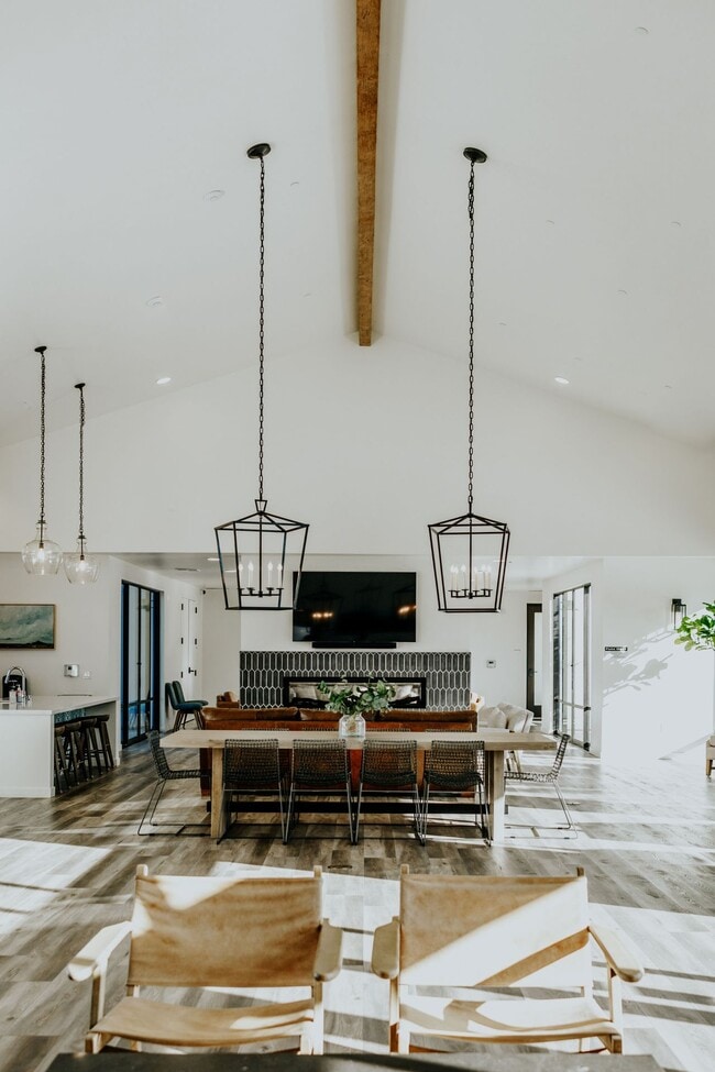 Park West at Stockdale River Ranch