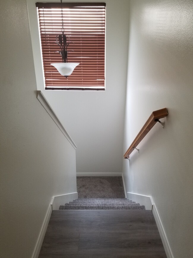 Staircase - 13746 Gateway View Dr