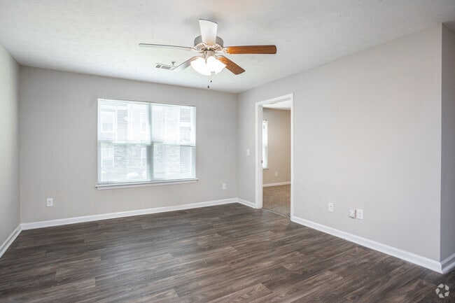 LEGENDS 2 BR | 2 BA | 960SF - Living Room