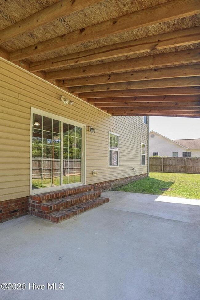 207 Willoughby Ln