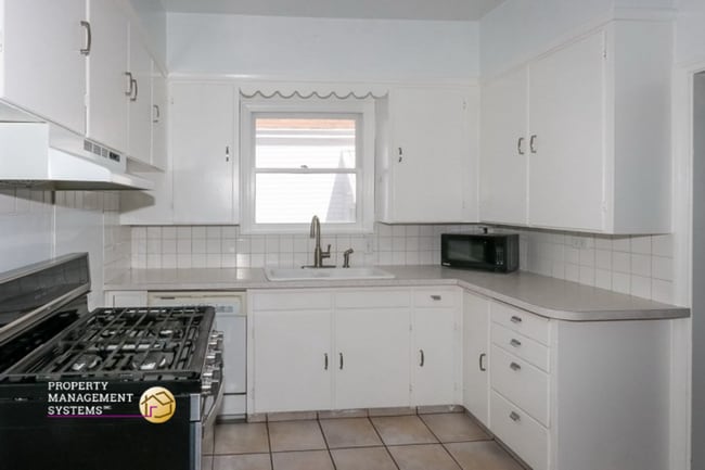 Photo - 4 Bedroom Home in Salt Lake City!